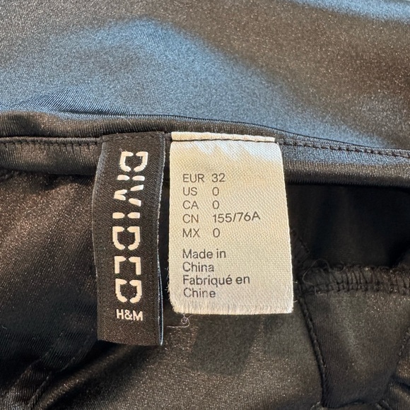 H&M Divided Little Black Dress Size 0 - Picture 5 of 5